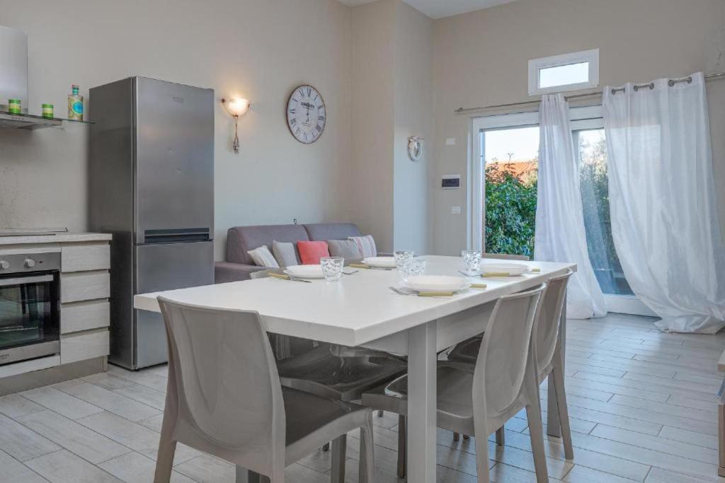 Bellissimo Appartamento Con Veranda Privata Al Centro Di Porto Rotondo Esterno foto